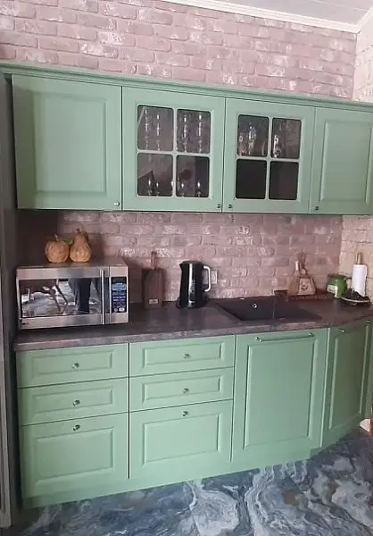 Классическая кухня бирюзового цвета