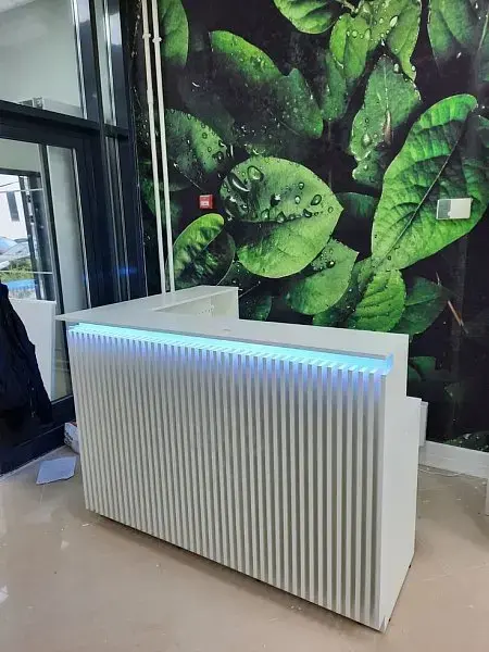 Стойка с подсветкой mebel-dlya-resepshn-16