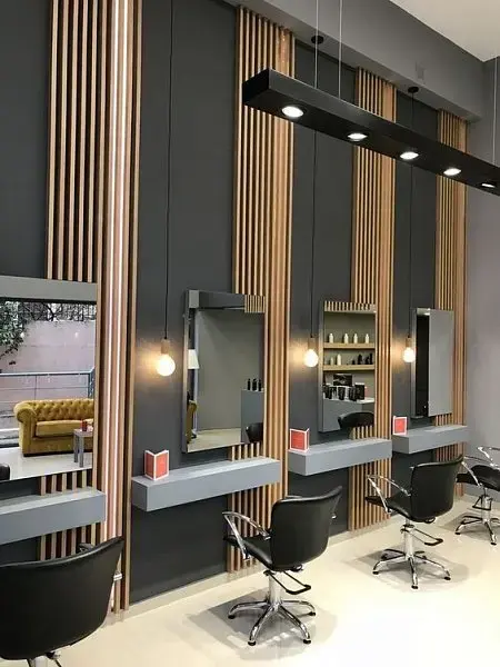 Черные кожанные стулья mebel-dlya-salona-krasoty-34