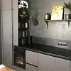Серый кухонный гарнитур с высоким шкафом - фото 1