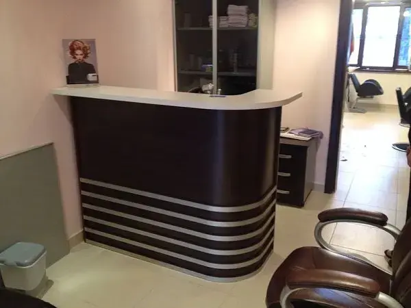 Стойка в салон красоты stoyka-v-salon-krasoty