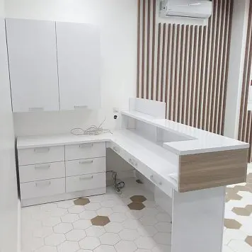 белая стойка фото №1