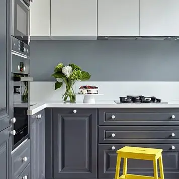 Угловая серо-белая кухня 368 Кухня под заказ 368