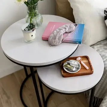 Анонс Комплект журнальных столиков, массив дуба черный/белый komplekt-zhurnalnykh-stolikov-cher-bel