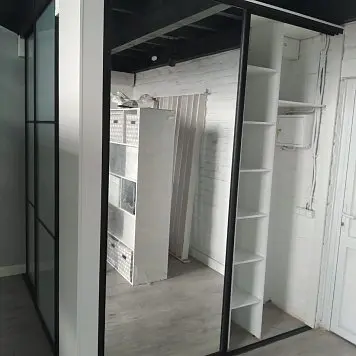 Шкаф для одежды в салон красоты Шкаф для одежды в салон красоты фото №1