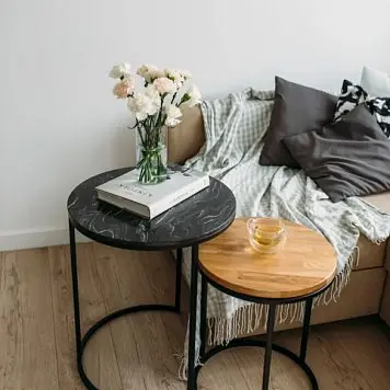 Анонс Комплект журнальных столиков, массив дуба черный/мрамор/натуральный/дерево komplekt-zhurnalnykh-stolikov-chern-mramor-derevo