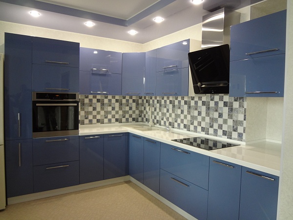 Глянцевый синий кухонный гарнитур